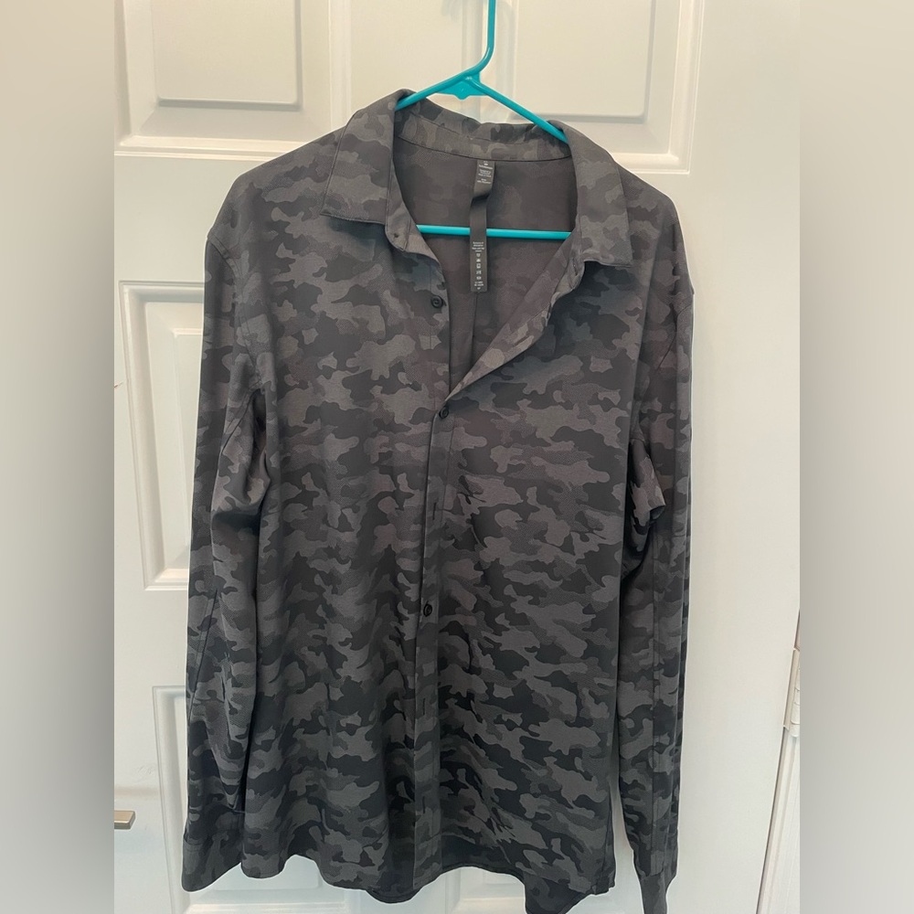 Lululemon Gray Camo Button Down